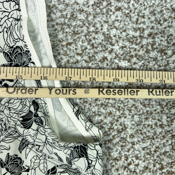 Lululemon Tank Top Womens Medium White Floral Open Cropped Yoga Gym Athletic - Picture 5 of 6